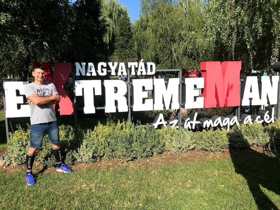 extrememan nagyatád tábla